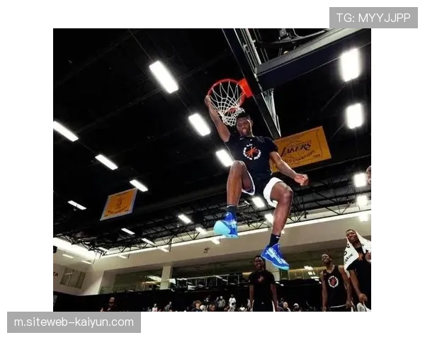 开拓者主场迎战内线受损灰熊 防守短板能否改善成看点 开拓者主场迎战内线受损灰熊 防守短板能否改善成看点